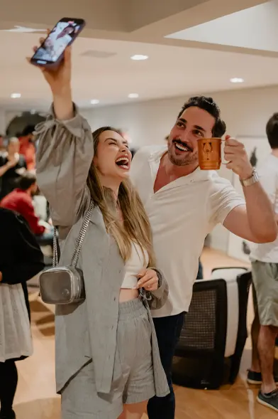 Experiência de coquetelaria New Cia em evento parceiro